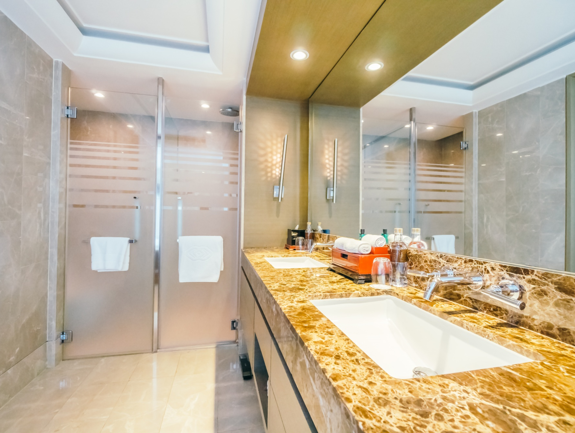 Professional bathroom tile cutting and installation in Los Angeles